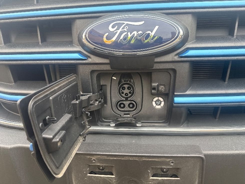 Cargo Van (Panel Van)-Alternative Fuel Trucks & Tractors-Ford-2022-TRAN350E-Dallas-TX-3,011\n\t\tmiles-$ 40,250 - Image 25