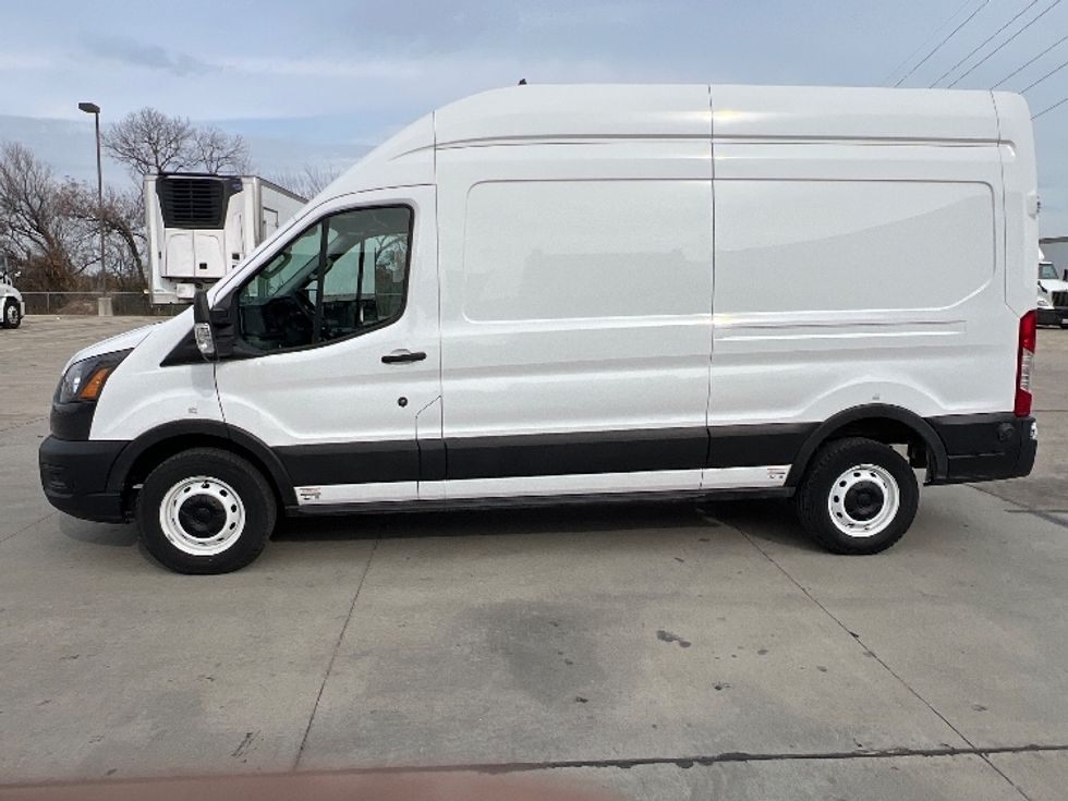 Cargo Van (Panel Van)-Alternative Fuel Trucks & Tractors-Ford-2022-TRAN350E-Dallas-TX-3,011\n\t\tmiles-$ 40,250 - Image 4