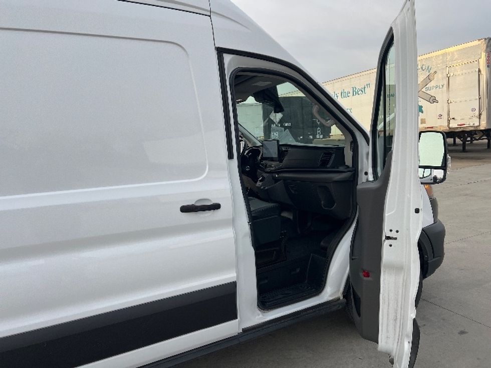 Cargo Van (Panel Van)-Alternative Fuel Trucks & Tractors-Ford-2022-TRAN350E-Dallas-TX-3,289\n\t\tmiles-$ 40,250 - Image 20