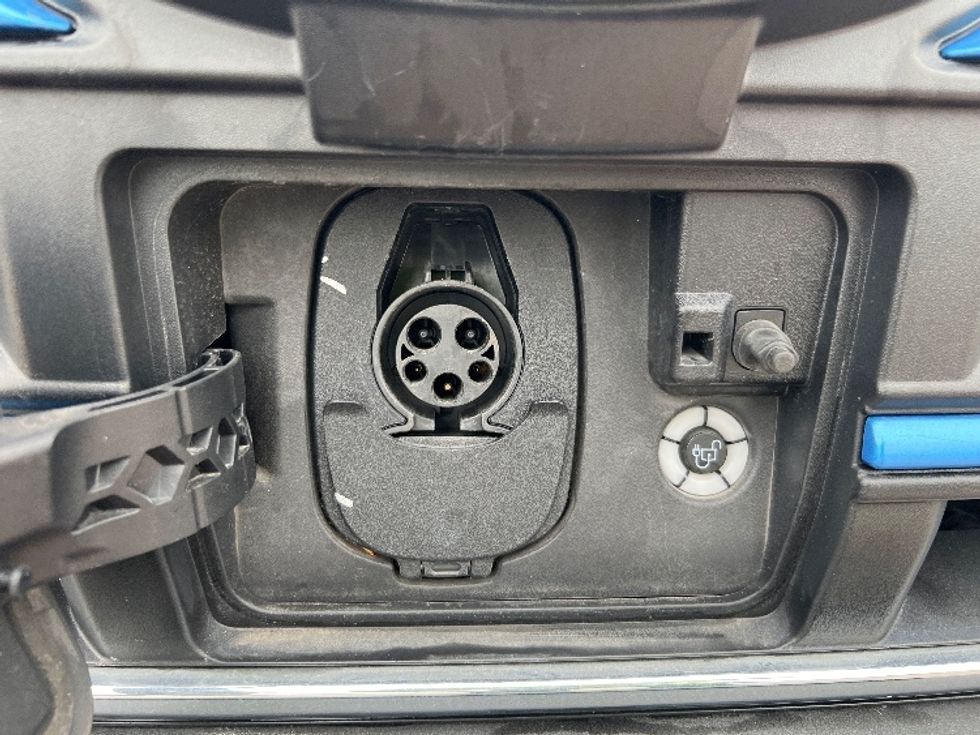 Cargo Van (Panel Van)-Alternative Fuel Trucks & Tractors-Ford-2022-TRAN350E-Dallas-TX-3,289\n\t\tmiles-$ 40,250 - Image 25