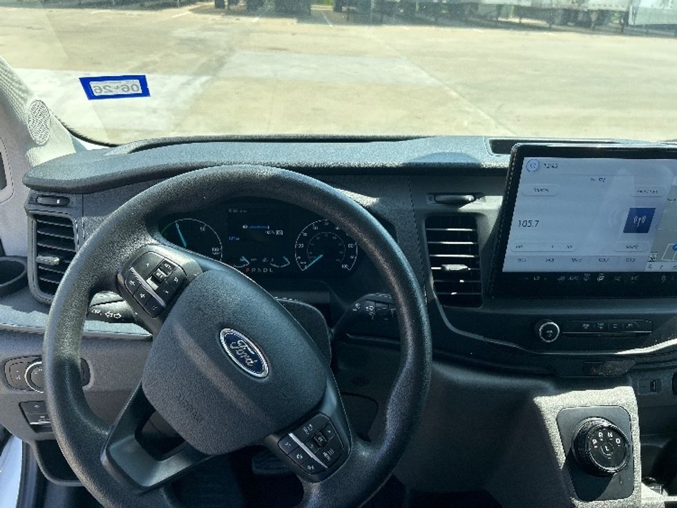 Cargo Van (Panel Van)-Alternative Fuel Trucks & Tractors-Ford-2022-TRAN350E-Dallas-TX-49,013\n\t\tmiles-$ 36,250 - Image 17