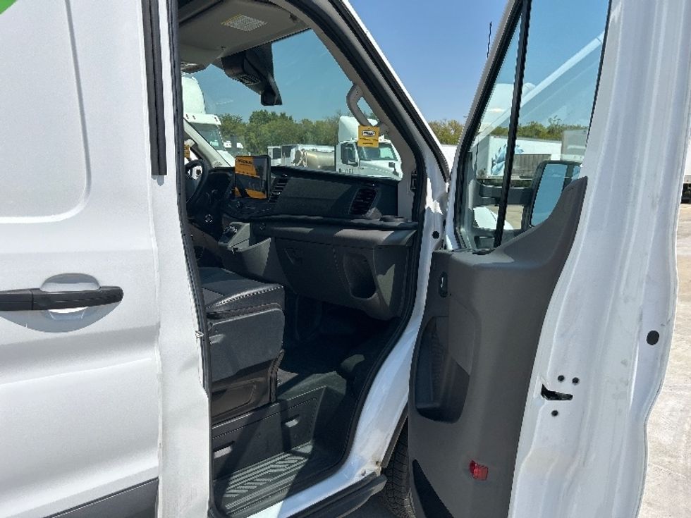 Cargo Van (Panel Van)-Alternative Fuel Trucks & Tractors-Ford-2022-TRAN350E-Dallas-TX-49,013\n\t\tmiles-$ 36,250 - Image 19