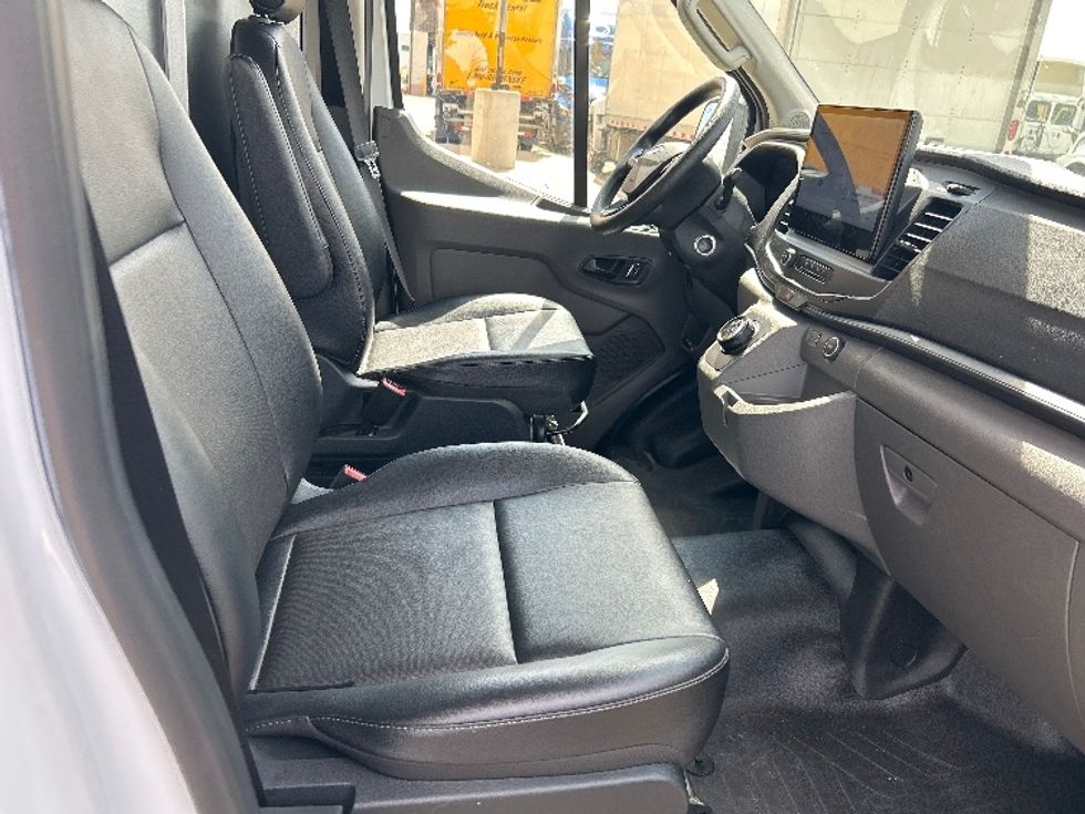 Cargo Van (Panel Van)-Alternative Fuel Trucks & Tractors-Ford-2022-TRAN350E-Dallas-TX-7,302\n\t\tmiles-$ 38,500 - Image 21