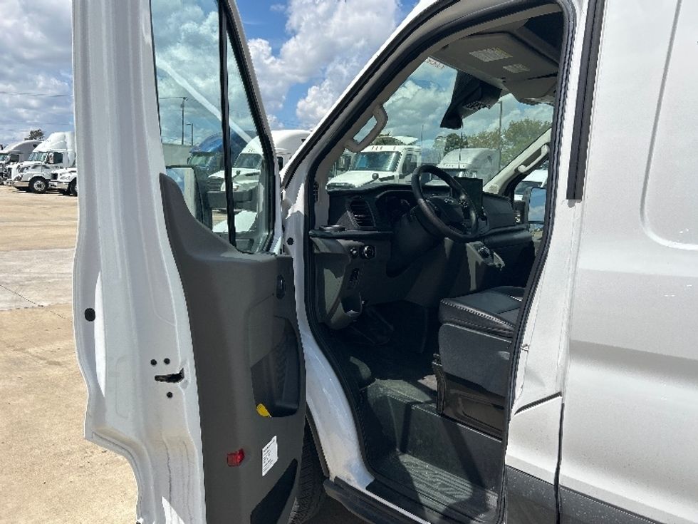 Cargo Van (Panel Van)-Alternative Fuel Trucks & Tractors-Ford-2022-TRAN350E-Dallas-TX-9,816\n\t\tmiles-$ 37,000 - Image 15