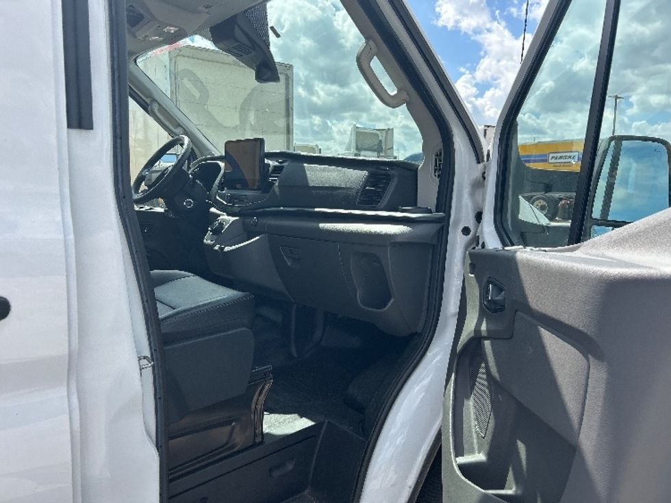 Cargo Van (Panel Van)-Alternative Fuel Trucks & Tractors-Ford-2022-TRAN350E-Dallas-TX-9,816\n\t\tmiles-$ 37,000 - Image 19