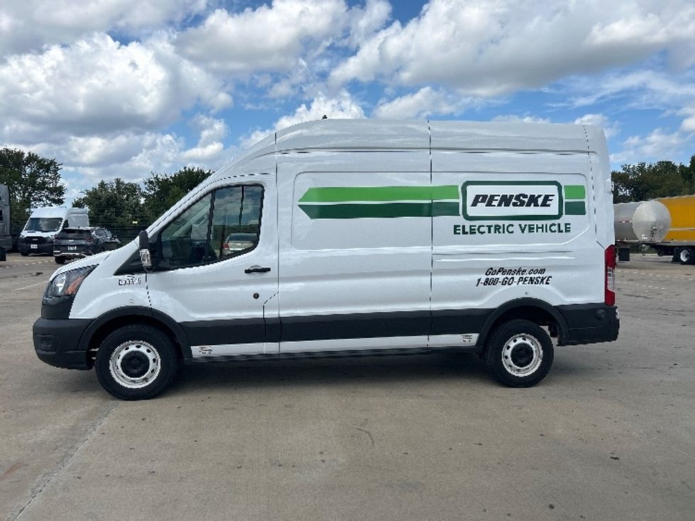 Cargo Van (Panel Van)-Alternative Fuel Trucks & Tractors-Ford-2022-TRAN350E-Dallas-TX-9,816\n\t\tmiles-$ 37,000 - Image 4