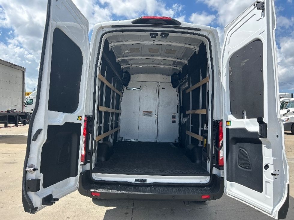 Cargo Van (Panel Van)-Alternative Fuel Trucks & Tractors-Ford-2022-TRAN350E-Dallas-TX-9,816\n\t\tmiles-$ 37,000 - Image 8