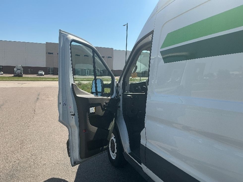 Cargo Van (Panel Van)-Alternative Fuel Trucks & Tractors-Ford-2022-TRAN350E-Denver-CO-14,047\n\t\tmiles-$ 32,000 - Image 16