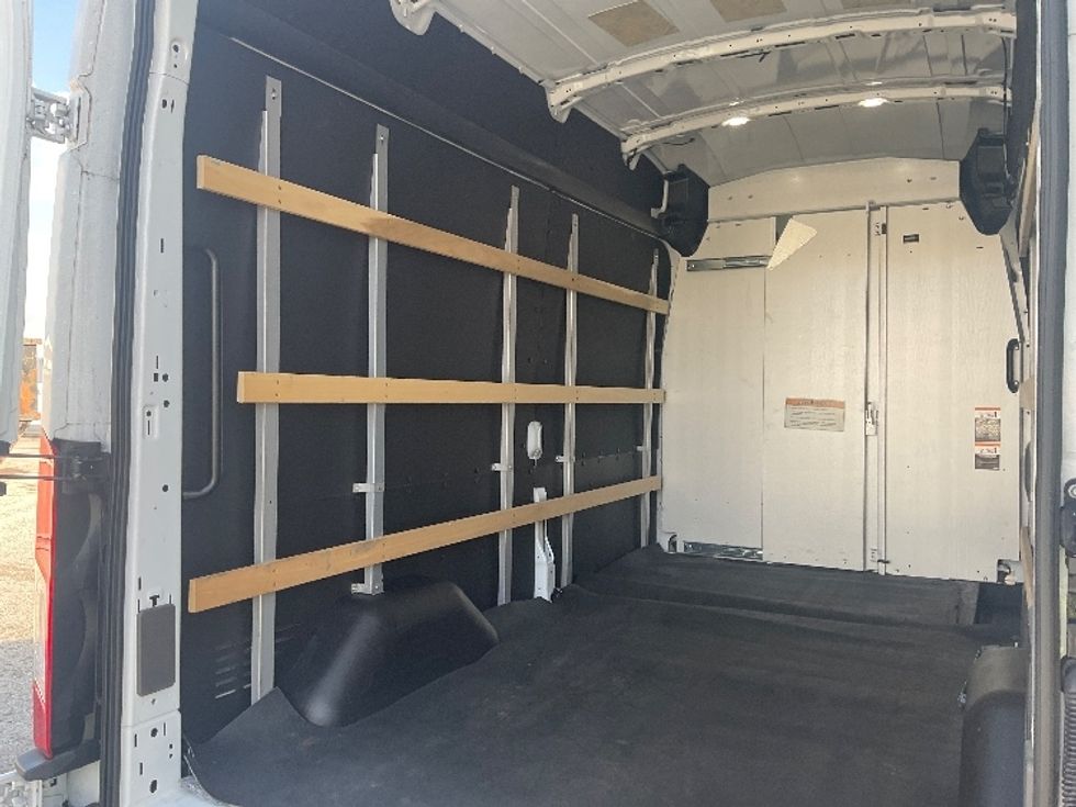 Cargo Van (Panel Van)-Alternative Fuel Trucks & Tractors-Ford-2022-TRAN350E-Earth City-MO-7,860\n\t\tmiles-$ 38,000 - Image 10