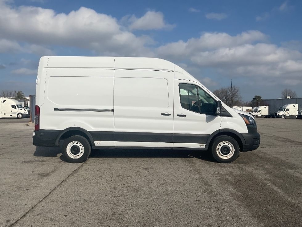Cargo Van (Panel Van)-Alternative Fuel Trucks & Tractors-Ford-2022-TRAN350E-Earth City-MO-7,860\n\t\tmiles-$ 38,000 - Image 14