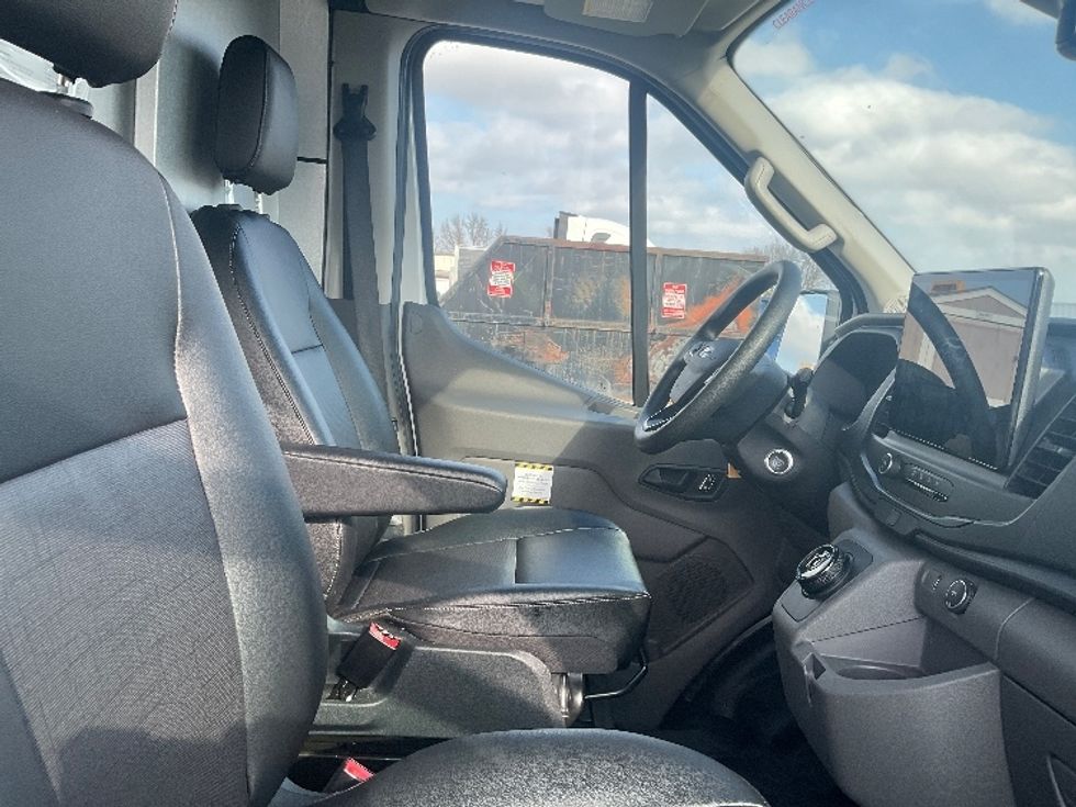 Cargo Van (Panel Van)-Alternative Fuel Trucks & Tractors-Ford-2022-TRAN350E-Earth City-MO-7,860\n\t\tmiles-$ 38,000 - Image 21