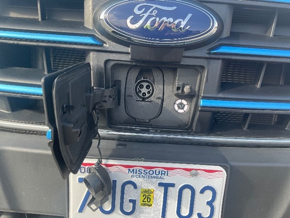 Cargo Van (Panel Van)-Alternative Fuel Trucks & Tractors-Ford-2022-TRAN350E-Earth City-MO-7,860\n\t\tmiles-$ 38,000 - Image 24