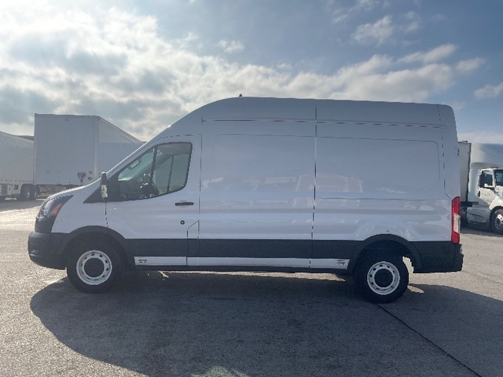 Cargo Van (Panel Van)-Alternative Fuel Trucks & Tractors-Ford-2022-TRAN350E-Earth City-MO-7,860\n\t\tmiles-$ 38,000 - Image 4