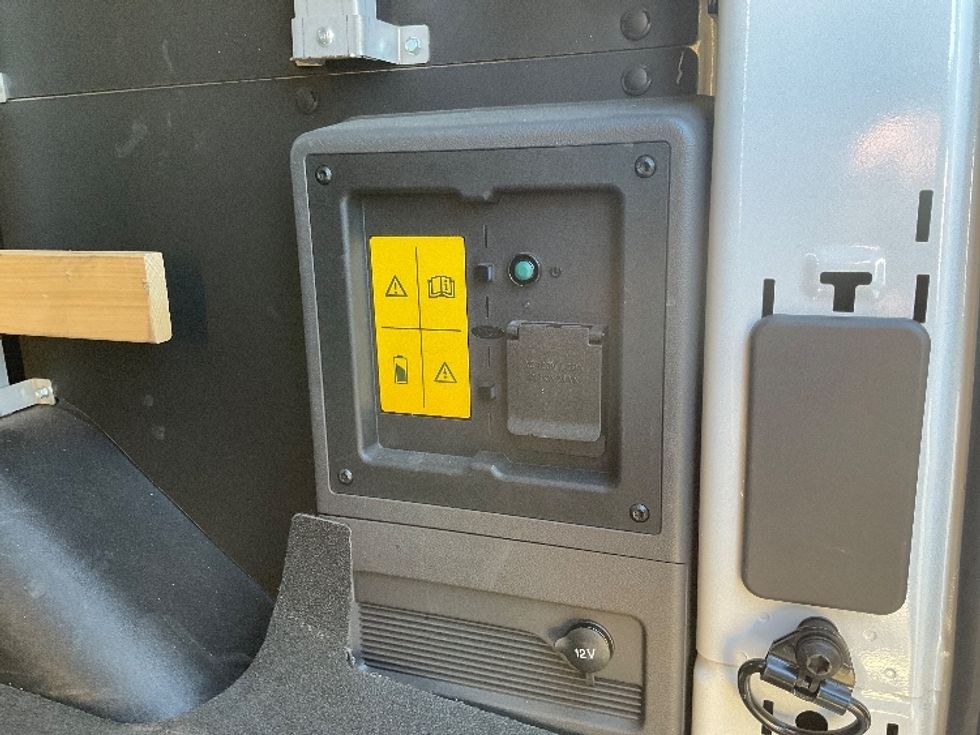 Cargo Van (Panel Van)-Alternative Fuel Trucks & Tractors-Ford-2022-TRAN350E-Earth City-MO-8,781\n\t\tmiles-$ 38,000 - Image 24