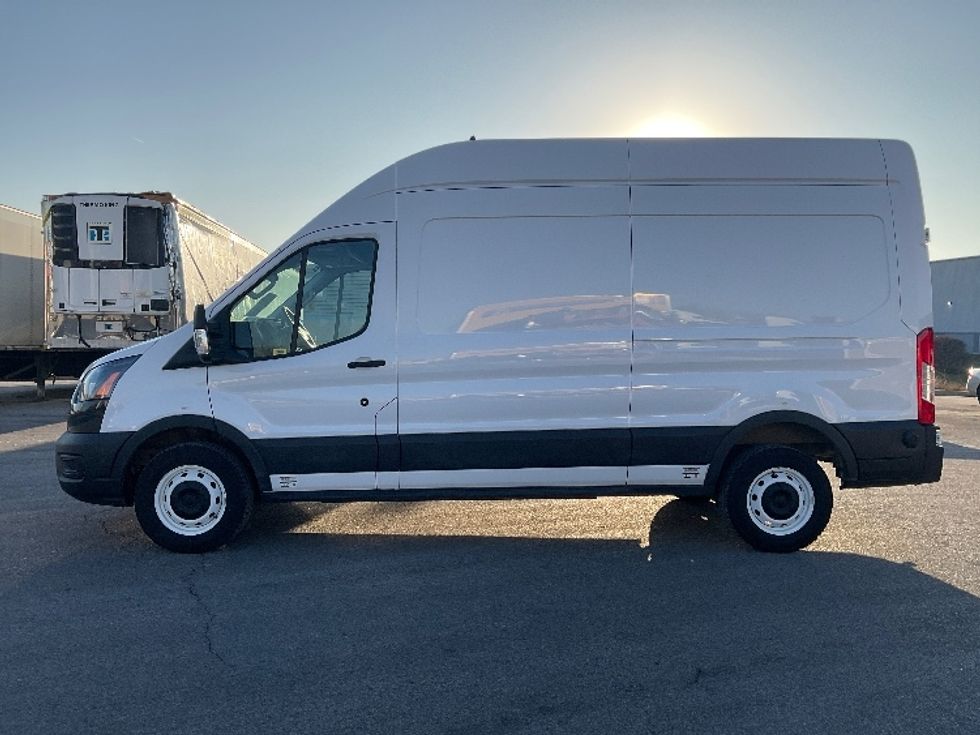 Cargo Van (Panel Van)-Alternative Fuel Trucks & Tractors-Ford-2022-TRAN350E-Earth City-MO-8,781\n\t\tmiles-$ 38,000 - Image 4