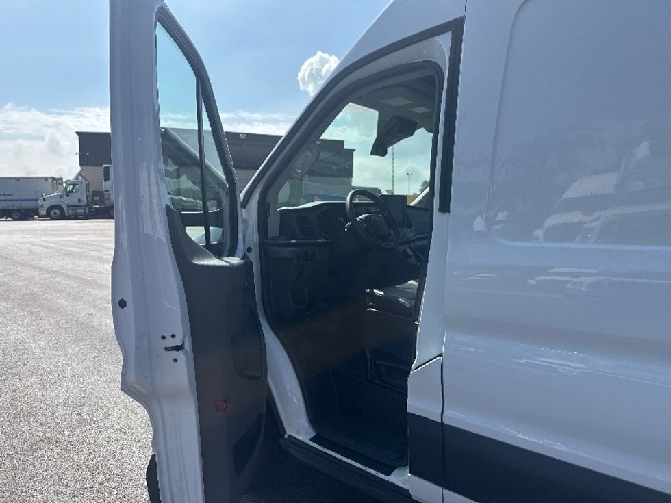 Cargo Van (Panel Van)-Alternative Fuel Trucks & Tractors-Ford-2022-TRAN350E-East Chicago-IN-13,095\n\t\tmiles-$ 41,250 - Image 14