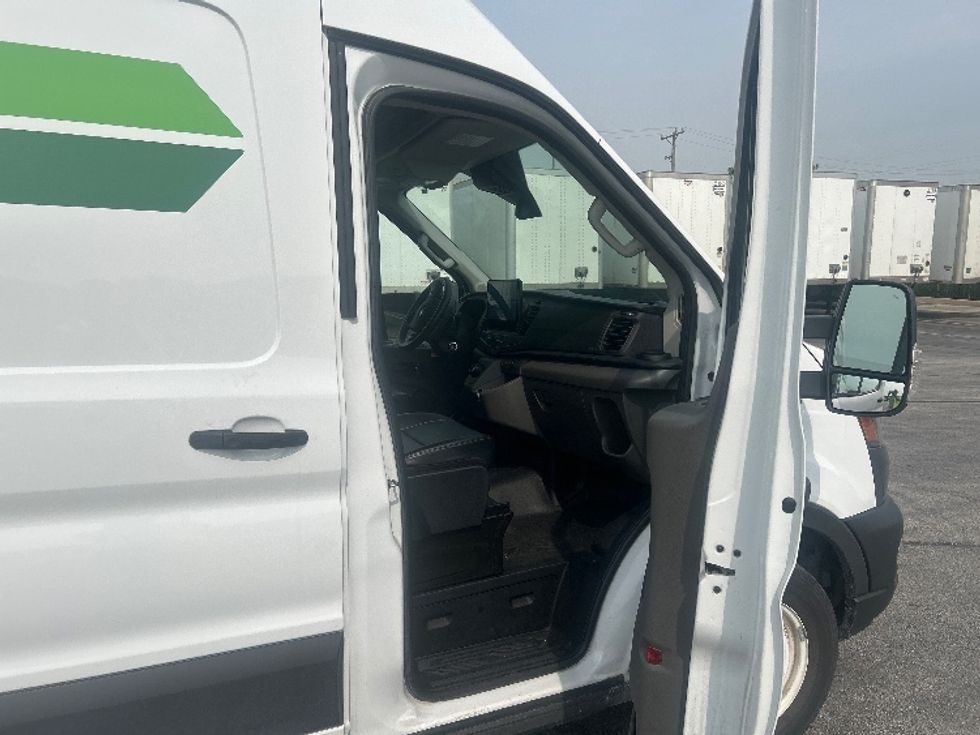 Cargo Van (Panel Van)-Alternative Fuel Trucks & Tractors-Ford-2022-TRAN350E-East Chicago-IN-15,021\n\t\tmiles-$ 32,250 - Image 19