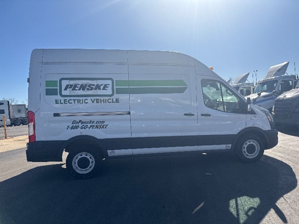 Cargo Van (Panel Van)-Alternative Fuel Trucks & Tractors-Ford-2022-TRAN350E-East Chicago-IN-1,621\n\t\tmiles-$ 37,500 - Image 12