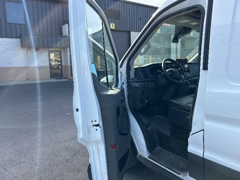 Cargo Van (Panel Van)-Alternative Fuel Trucks & Tractors-Ford-2022-TRAN350E-East Chicago-IN-1,621\n\t\tmiles-$ 37,500 - Image 13