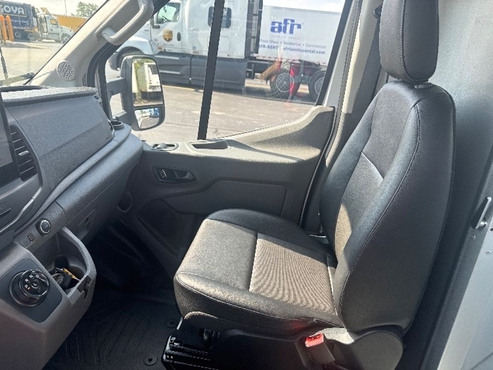 Cargo Van (Panel Van)-Alternative Fuel Trucks & Tractors-Ford-2022-TRAN350E-East Chicago-IN-1,621\n\t\tmiles-$ 37,500 - Image 16