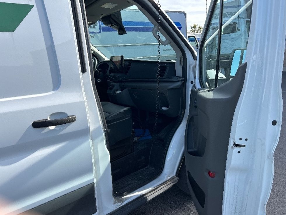 Cargo Van (Panel Van)-Alternative Fuel Trucks & Tractors-Ford-2022-TRAN350E-East Chicago-IN-1,621\n\t\tmiles-$ 37,500 - Image 17