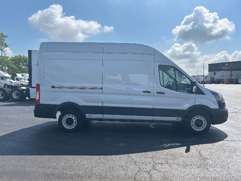 Cargo Van (Panel Van)-Alternative Fuel Trucks & Tractors-Ford-2022-TRAN350E-East Chicago-IN-19,570\n\t\tmiles-$ 37,750 - Image 15