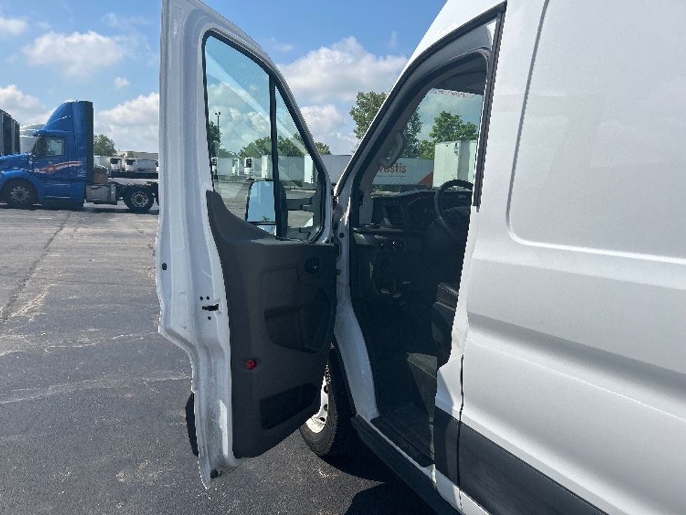 Cargo Van (Panel Van)-Alternative Fuel Trucks & Tractors-Ford-2022-TRAN350E-East Chicago-IN-19,570\n\t\tmiles-$ 37,750 - Image 16