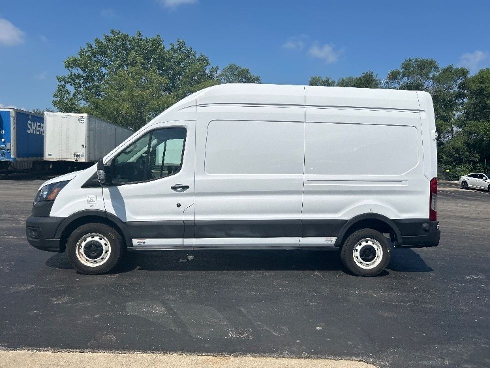 Cargo Van (Panel Van)-Alternative Fuel Trucks & Tractors-Ford-2022-TRAN350E-East Chicago-IN-19,570\n\t\tmiles-$ 37,750 - Image 4