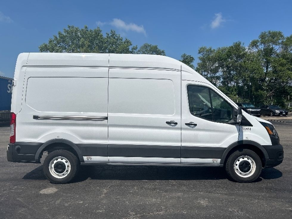 Cargo Van (Panel Van)-Alternative Fuel Trucks & Tractors-Ford-2022-TRAN350E-East Chicago-IN-2,384\n\t\tmiles-$ 38,750 - Image 15
