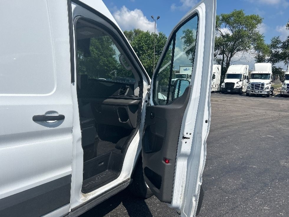 Cargo Van (Panel Van)-Alternative Fuel Trucks & Tractors-Ford-2022-TRAN350E-East Chicago-IN-2,384\n\t\tmiles-$ 38,750 - Image 20