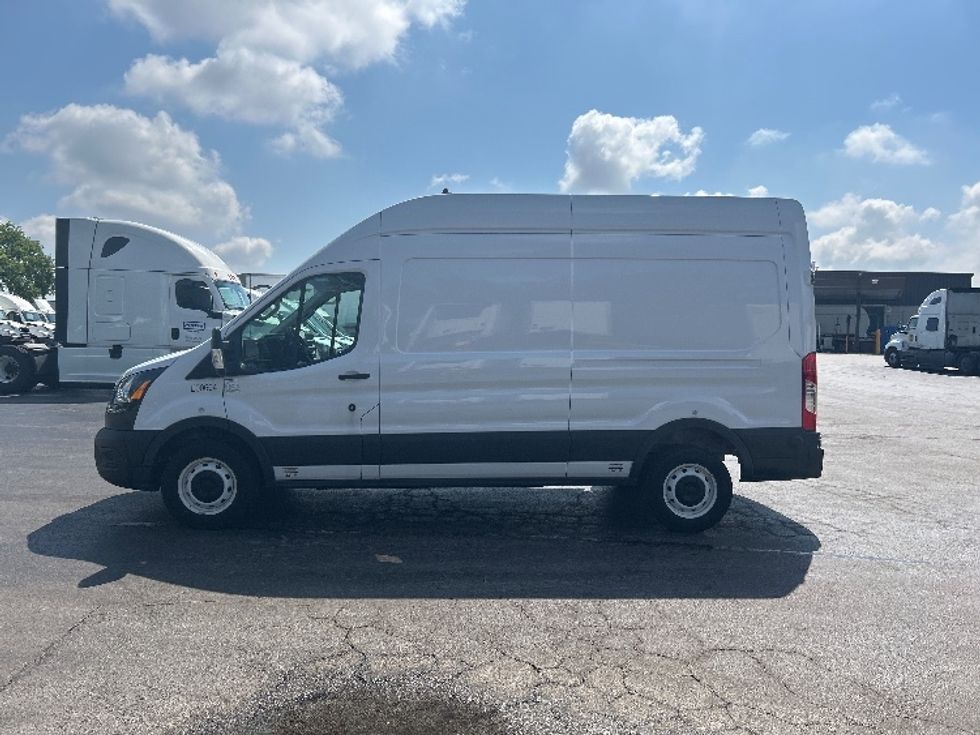 2022 Ford Transit photo 4