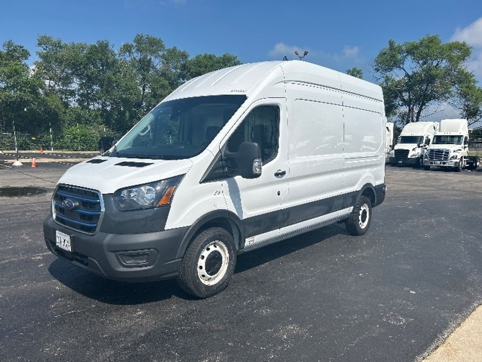 2022 Ford Transit photo 3