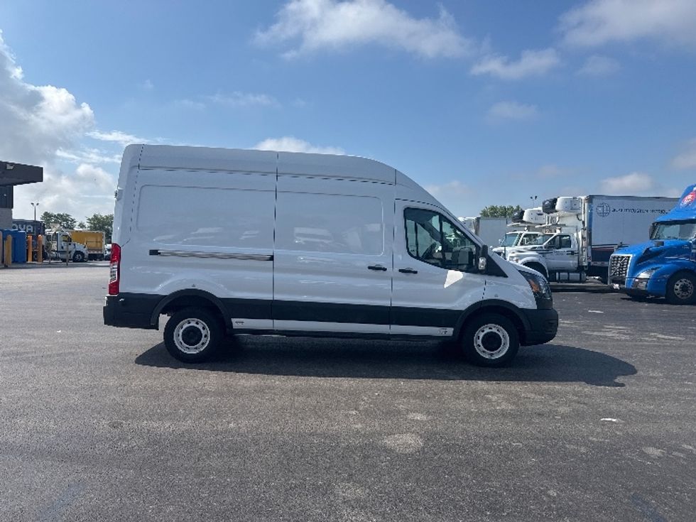 Cargo Van (Panel Van)-Alternative Fuel Trucks & Tractors-Ford-2022-TRAN350E-East Chicago-IN-4,773\n\t\tmiles-$ 38,750 - Image 15