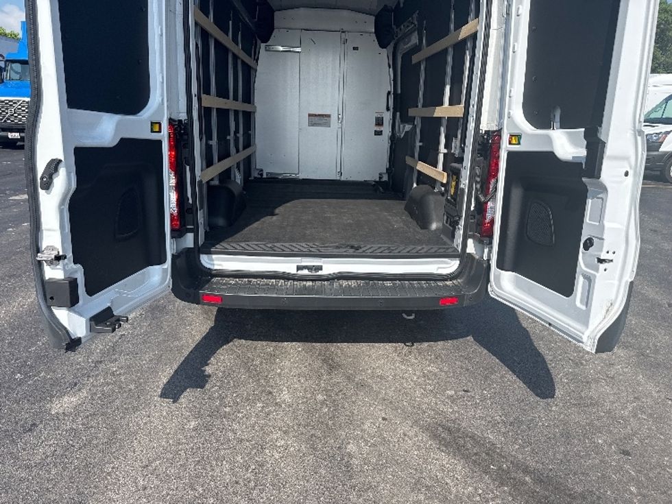 Cargo Van (Panel Van)-Alternative Fuel Trucks & Tractors-Ford-2022-TRAN350E-East Chicago-IN-4,773\n\t\tmiles-$ 38,750 - Image 9