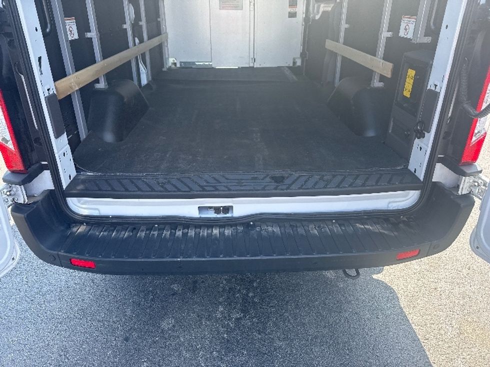 2022 Ford Transit photo 9