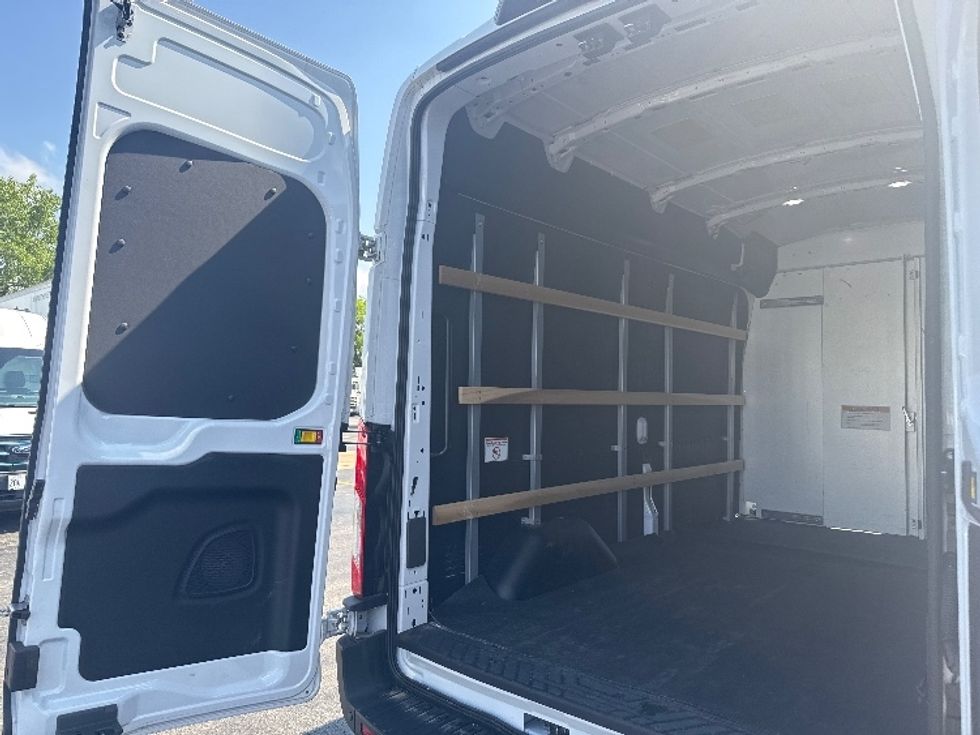 2022 Ford Transit photo 10