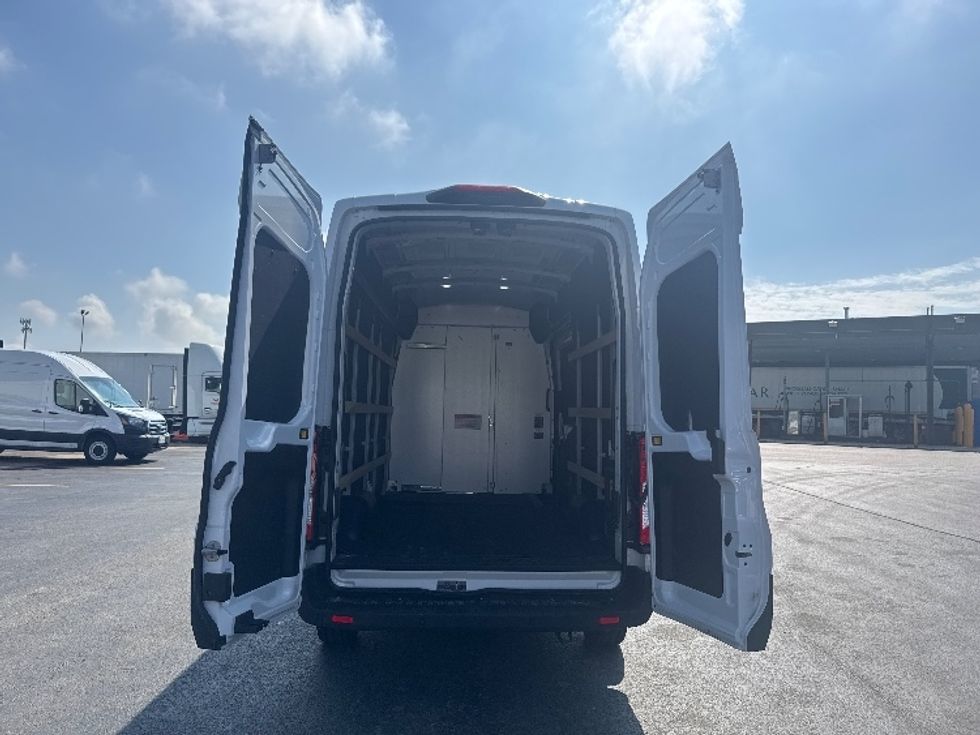 2022 Ford Transit photo 7