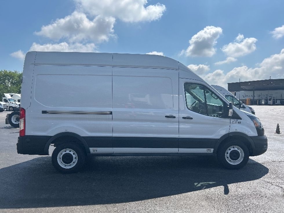 Cargo Van (Panel Van)-Alternative Fuel Trucks & Tractors-Ford-2022-TRAN350E-East Chicago-IN-642\n\t\tmiles-$ 39,000 - Image 15
