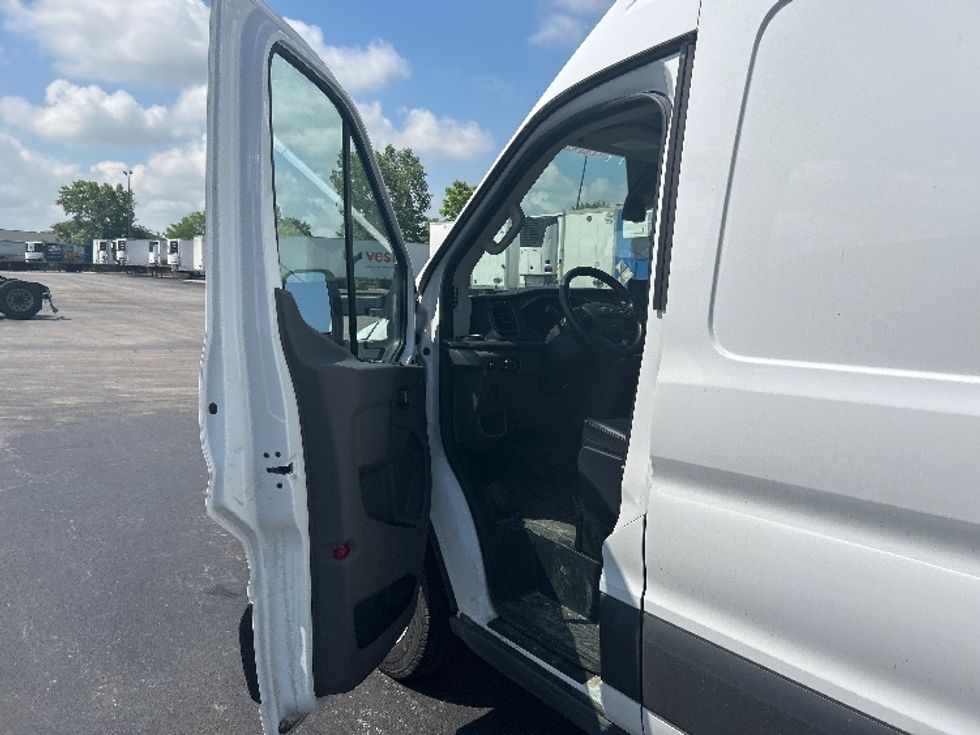 Cargo Van (Panel Van)-Alternative Fuel Trucks & Tractors-Ford-2022-TRAN350E-East Chicago-IN-642\n\t\tmiles-$ 39,000 - Image 16