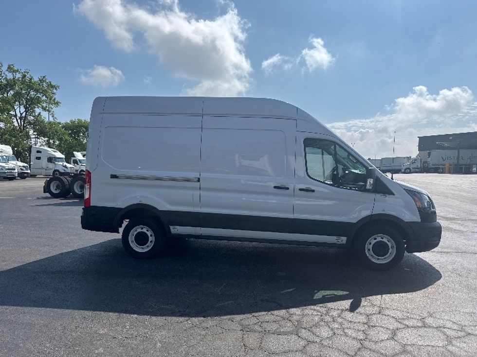 Cargo Van (Panel Van)-Alternative Fuel Trucks & Tractors-Ford-2022-TRAN350E-East Chicago-IN-961\n\t\tmiles-$ 38,750 - Image 15