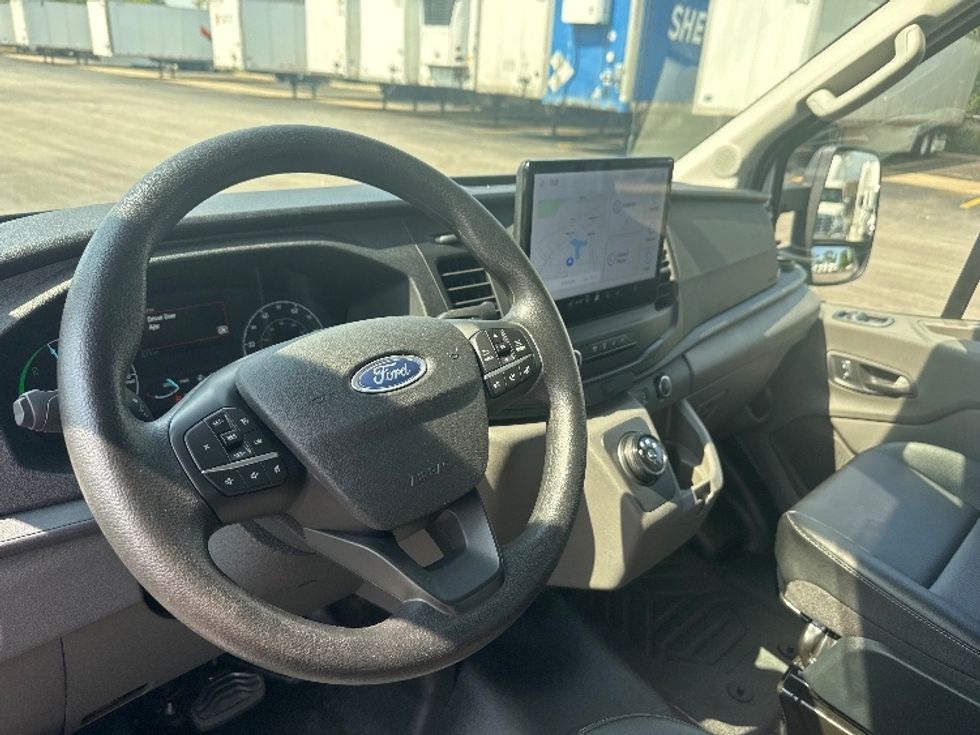 Cargo Van (Panel Van)-Alternative Fuel Trucks & Tractors-Ford-2022-TRAN350E-East Chicago-IN-961\n\t\tmiles-$ 38,750 - Image 17