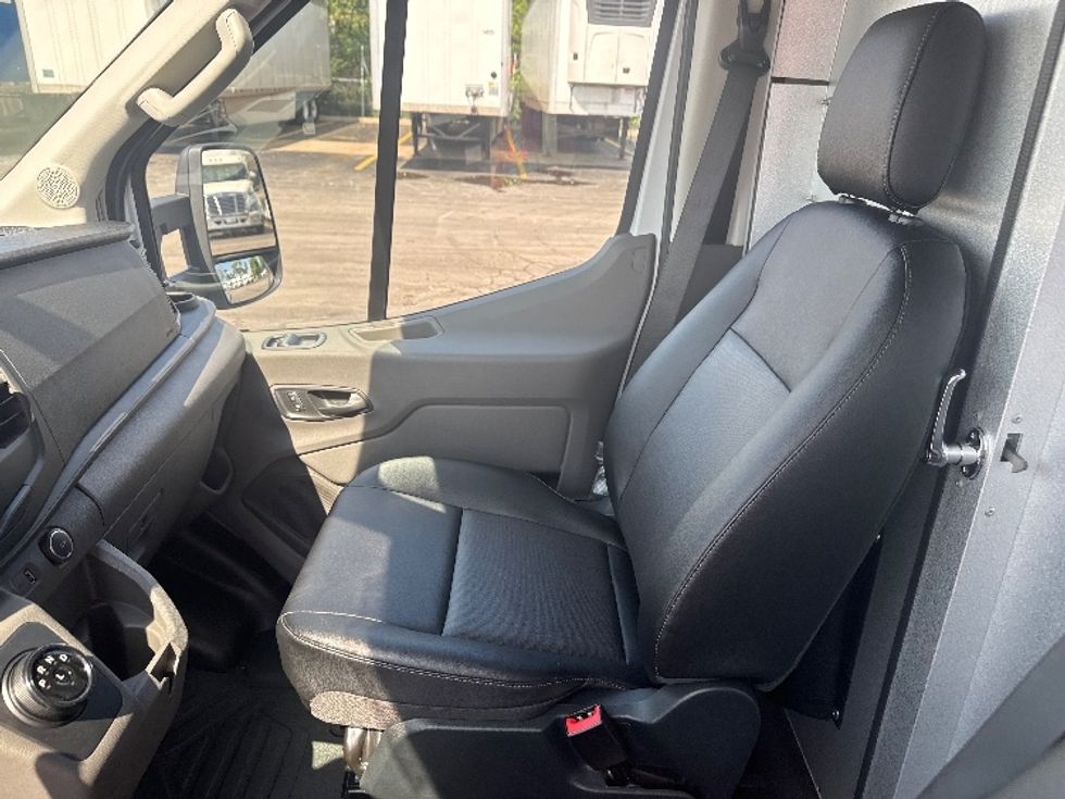 Cargo Van (Panel Van)-Alternative Fuel Trucks & Tractors-Ford-2022-TRAN350E-East Chicago-IN-961\n\t\tmiles-$ 38,750 - Image 19