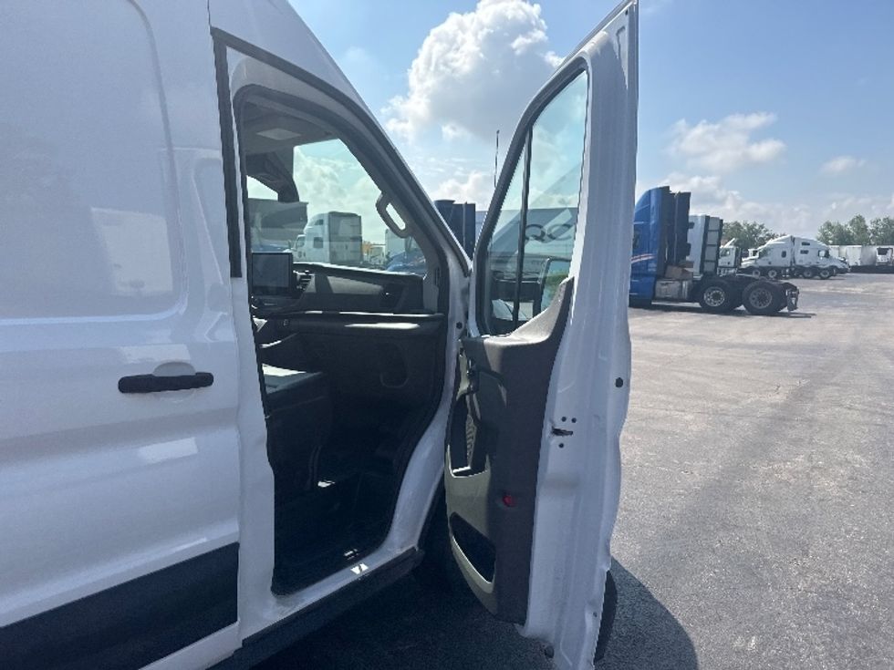 Cargo Van (Panel Van)-Alternative Fuel Trucks & Tractors-Ford-2022-TRAN350E-East Chicago-IN-961\n\t\tmiles-$ 38,750 - Image 20