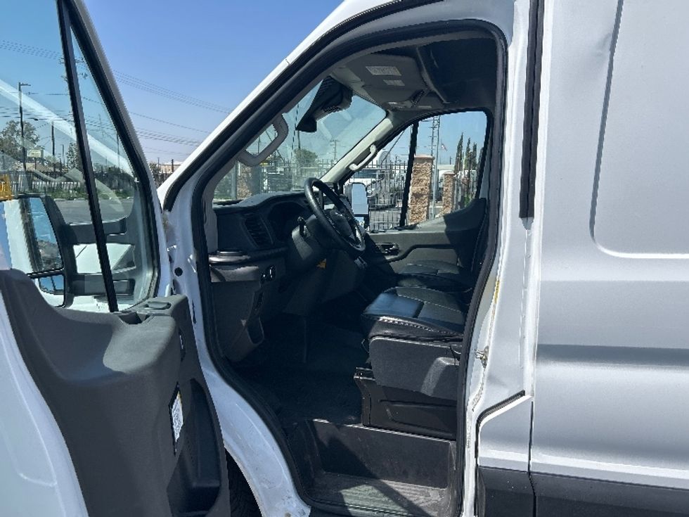 Cargo Van (Panel Van)-Alternative Fuel Trucks & Tractors-Ford-2022-TRAN350E-Fontana-CA-41,670\n\t\tmiles-$ 30,750 - Image 15