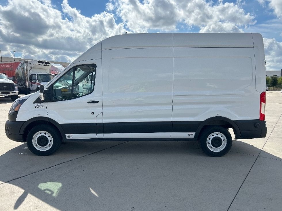 Cargo Van (Panel Van)-Alternative Fuel Trucks & Tractors-Ford-2022-TRAN350E-Fort Worth-TX-7,347\n\t\tmiles-$ 28,000 - Image 4