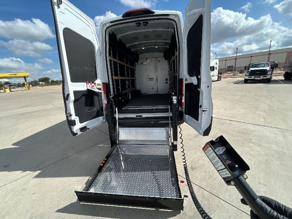 Cargo Van (Panel Van)-Alternative Fuel Trucks & Tractors-Ford-2022-TRAN350E-Fort Worth-TX-7,347\n\t\tmiles-$ 28,000 - Image 9