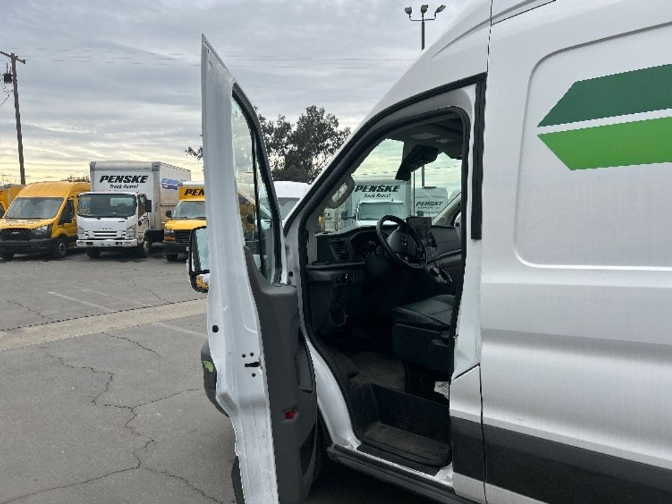 2022 Ford Transit photo 12