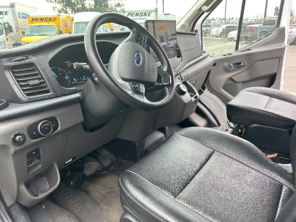 2022 Ford Transit photo 13
