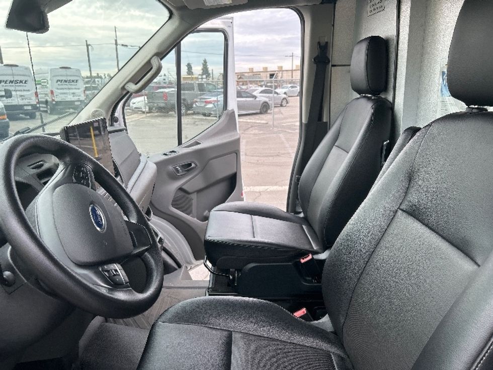 2022 Ford Transit photo 15