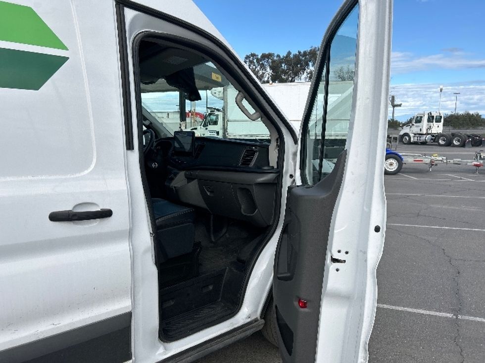 Cargo Van (Panel Van)-Alternative Fuel Trucks & Tractors-Ford-2022-TRAN350E-Fresno-CA-12,718\n\t\tmiles-$ 40,000 - Image 17